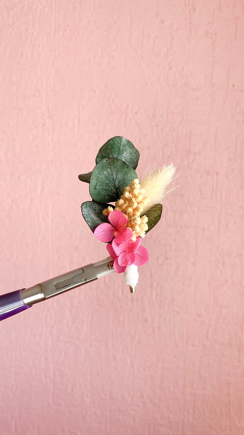 Boutonniere mini hortensias preservadas