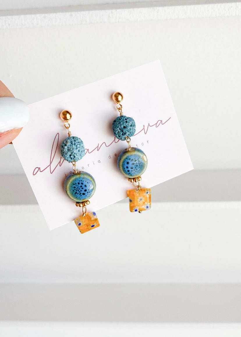 Aretes azul con amarillo