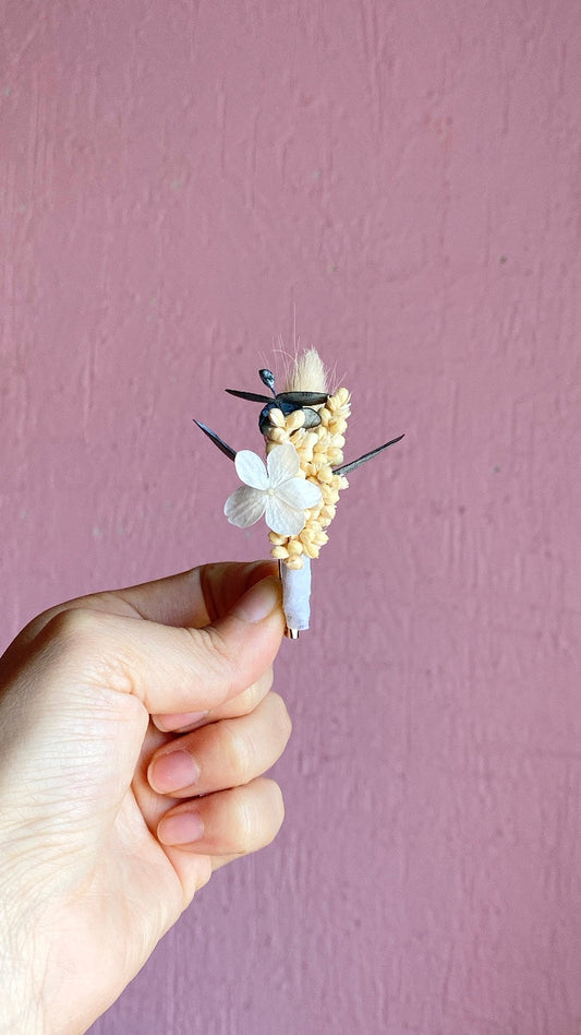 Boutonniere mini hortensias preservadas