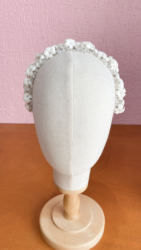 Tiara flores de porcelana