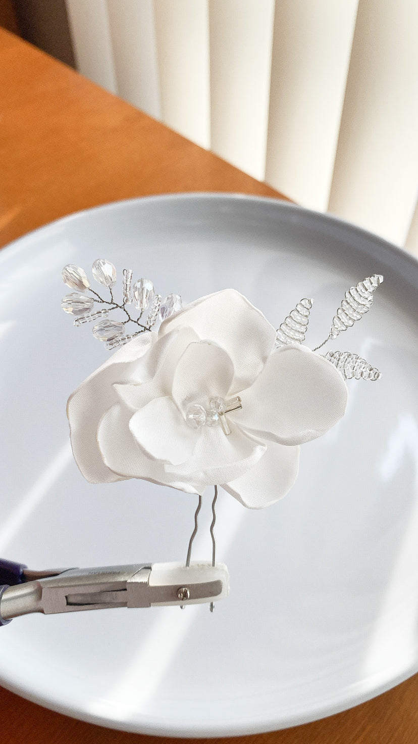 Simple Hair pin floral